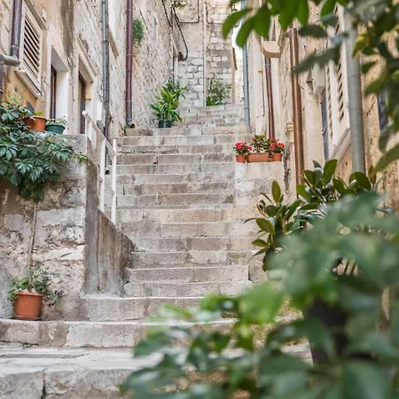 Live Laugh Love Old Town Gasthuis Dubrovnik